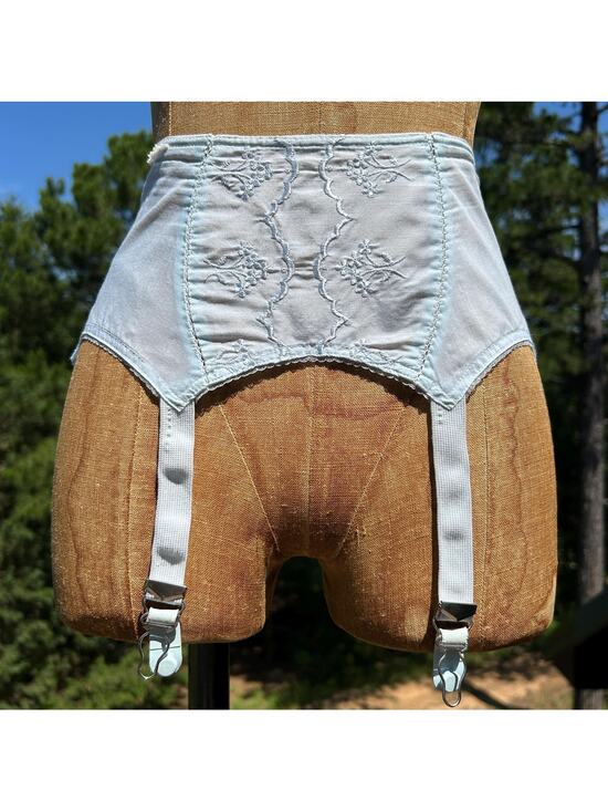 Vintage 40s/50s Pastel Baby Blue Embroidered Cotton Pinup Garter Belt